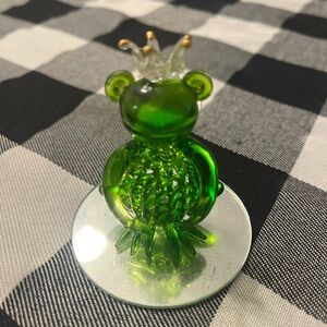 Green Glass Frog Figurine with Crown - Decorative Home Accent